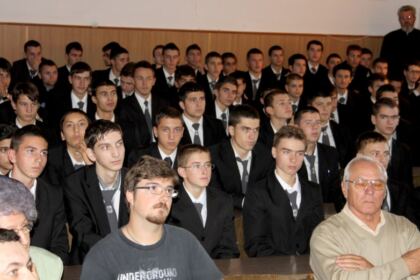 Colocviu şi lecturi din şi despre opera Sfântului Antim Ivireanul la Seminarul Teologic „Sfântul Apostol Andrei“ din Galaţi – fotografia 4