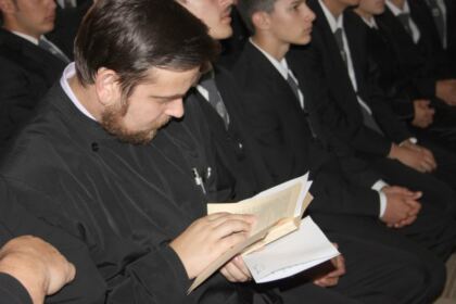 Colocviu şi lecturi din şi despre opera Sfântului Antim Ivireanul la Seminarul Teologic „Sfântul Apostol Andrei“ din Galaţi – fotografia 8