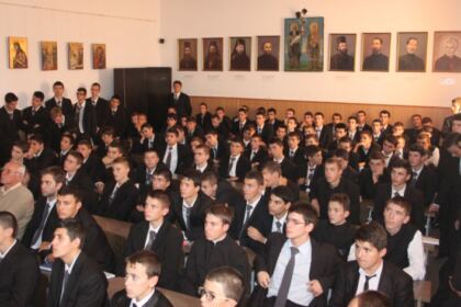 Colocviu şi lecturi din şi despre opera Sfântului Antim Ivireanul la Seminarul Teologic „Sfântul Apostol Andrei“ din Galaţi – fotografia 9