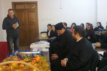 Concert de colinde şi lansare de carte la Departamentul de Teologie al Facultăţii de Istorie, Filozofie şi Teologie din Galaţi – fotografia 8