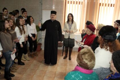 Serbare tradiţională la la Centrul multifuncţional de servicii sociale „Speranţe pentru vârsta a III-a“ din Galaţi – fotografia 6