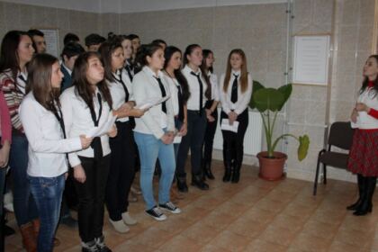 Serbare tradiţională la la Centrul multifuncţional de servicii sociale „Speranţe pentru vârsta a III-a“ din Galaţi – fotografia 9