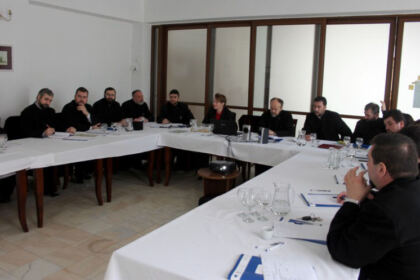 Sesiune de formare în cadrul proiectului „Alege Şcoala!“ în Arhiepiscopia Dunării de Jos – fotografia 5