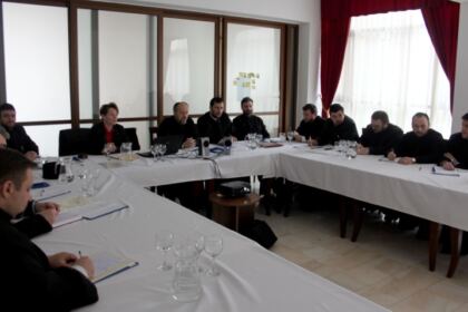 Sesiune de formare în cadrul proiectului „Alege Şcoala!“ în Arhiepiscopia Dunării de Jos – fotografia 6