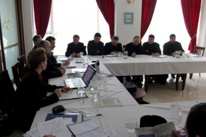 Sesiune de formare în cadrul proiectului „Alege Şcoala!“ în Arhiepiscopia Dunării de Jos – fotografia 7
