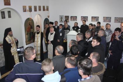 „Cinstirea lanţului Sfântului Apostol Petru“ la penitenciarele din Galaţi şi Brăila – fotografia 1
