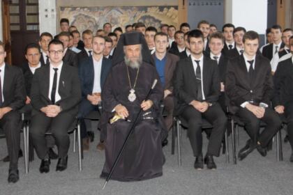 Arhiereasca binecuvântare pentru inscrierea la facultate – fotografia 11