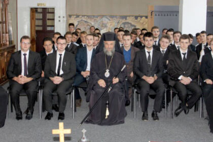 Arhiereasca binecuvântare pentru inscrierea la facultate – fotografia 12