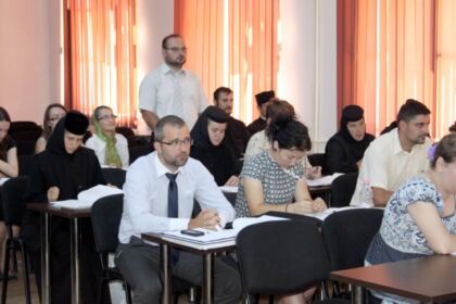 Examen de licenţă şi masterat în teologie ortodoxă la Facultatea de Istorie, Filosofie şi Teologie din cadul Universităţii „Dunărea de Jos“, Galaţi – fotografia 7