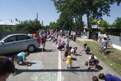 De Ziua Internaţională a Copilului, la parohia Costieni, judeţul Galaţi – fotografia 8