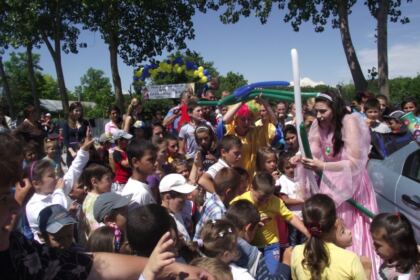 De Ziua Internaţională a Copilului, la parohia Costieni, judeţul Galaţi – fotografia 10