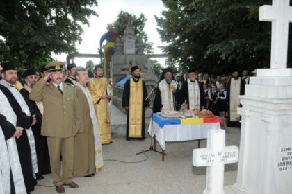 Înălţarea Domnului şi Ziua Eroilor în Arhiepiscopia Dunării de Jos – fotografia 13