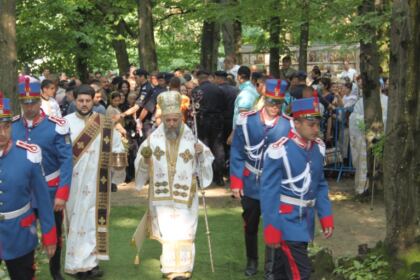 Pelerinajul tinerilor liceeni la hramul Mănăstirii Buciumeni – fotografia 11