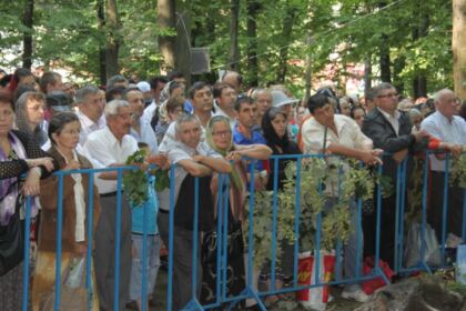 Pelerinajul tinerilor liceeni la hramul Mănăstirii Buciumeni – fotografia 16