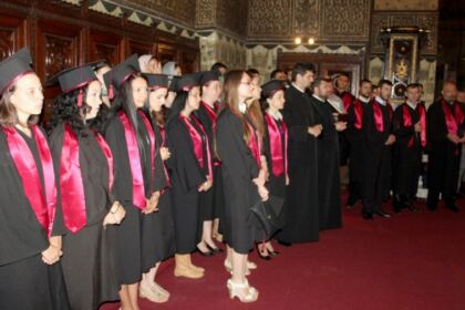 Cursul festiv al studenţilor şi masteranzilor teologi de la Dunărea de Jos – fotografia 4