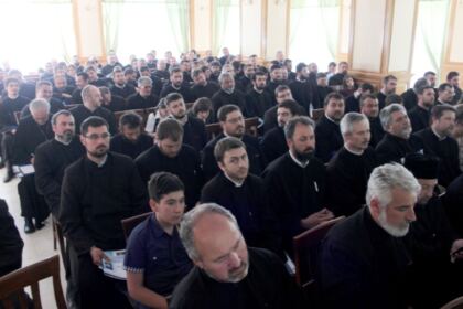 Sesiunea festivă de închidere a proiectului „Alege Şcoala!“ în Arhiepiscopia Dunării de Jos – fotografia 6