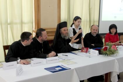 Sesiunea festivă de închidere a proiectului „Alege Şcoala!“ în Arhiepiscopia Dunării de Jos – fotografia 9