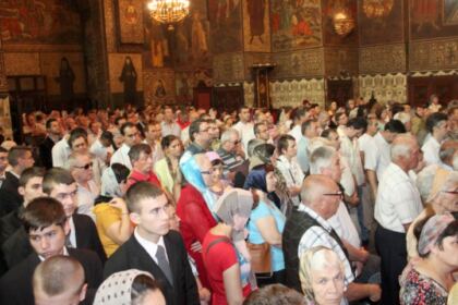 Duminica orbului din naştere la Catedrala Arhiepiscopală. Activităţi filantropice pentru membrii Asociaţiei Nevazatorilor – filiala Galaţi – fotografia 3