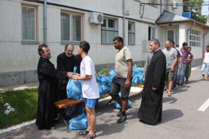 Activitate filantropic la Centrul regional de cazare şi proceduri pentru solicitanţii de azil – fotografia 3