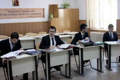 Examen pentru certificarea competenţelor profesionale la Seminarul Teologic „Sf. Ap. Andrei“ din Galaţi – fotografia 15