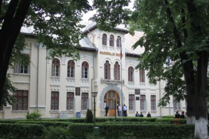 Curs festiv la Seminarul Teologic „Sf. Ap. Andrei“ din Galaţi – fotografia 1