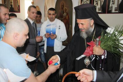 Vizita pascală a Înaltpreasfinţitului Părinte Arhiepiscop Casian la Penitenciarul Galaţi – fotografia 5