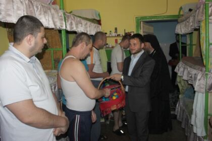 Vizita pascală a Înaltpreasfinţitului Părinte Arhiepiscop Casian la Penitenciarul Galaţi – fotografia 12