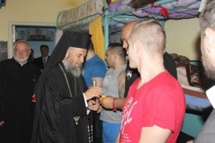 Vizita pascală a Înaltpreasfinţitului Părinte Arhiepiscop Casian la Penitenciarul Galaţi – fotografia 15