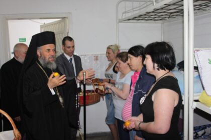Vizita pascală a Înaltpreasfinţitului Părinte Arhiepiscop Casian la Penitenciarul Galaţi – fotografia 18