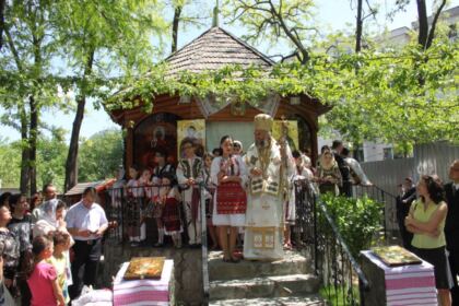 Etapa eparhială a concursului–spectacol „Bucuria de a fi creştin“,  în Arhiepiscopia Dunării de Jos – fotografia 7