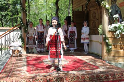 Etapa eparhială a concursului–spectacol „Bucuria de a fi creştin“,  în Arhiepiscopia Dunării de Jos – fotografia 15