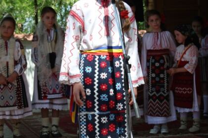 Etapa eparhială a concursului–spectacol „Bucuria de a fi creştin“,  în Arhiepiscopia Dunării de Jos – fotografia 16
