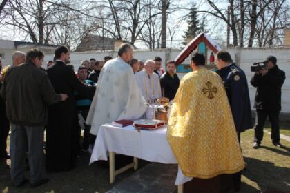 Sfinţirea noii troiţe din cadrul Penitenciarului Galaţi – fotografia 9
