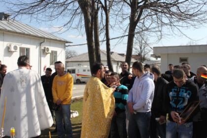 Sfinţirea noii troiţe din cadrul Penitenciarului Galaţi – fotografia 11