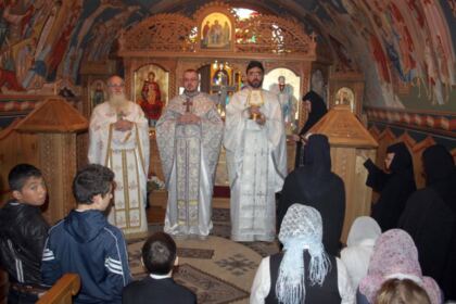 Sfinţii Cosma şi Damian prăznuiţi la Aşezământul Filantropic „Sfântul Vasile cel Mare“ din Galaţi – fotografia 4