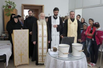 Sfinţii Cosma şi Damian prăznuiţi la Aşezământul Filantropic „Sfântul Vasile cel Mare“ din Galaţi – fotografia 13