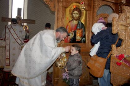 Hramul bisericii „Pogorârea Sfântului Duh şi Sf Stelian“ din Galaţi – fotografia 3