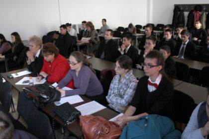 Simpozion ştiinţific studenţesc la Galaţi – fotografia 4