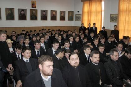 Simpozion ştiinţific interseminarial la Galaţi – fotografia 9