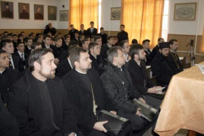 Simpozion ştiinţific interseminarial la Galaţi – fotografia 11