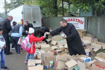 Parohia „Sf. Nectarie“ din Coslada – Spania, alături de sinistraţii din judeţul Galaţi – fotografia 13