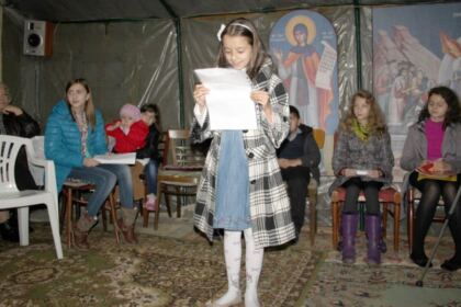 Concursul de religie pentru copii „Credinţă şi cultură“ închinat Sfântul Dimitrie cel Nou, la parohia „Dimitrie Cantemir“ din Galaţi – fotografia 10