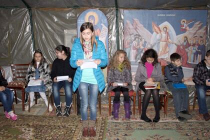 Concursul de religie pentru copii „Credinţă şi cultură“ închinat Sfântul Dimitrie cel Nou, la parohia „Dimitrie Cantemir“ din Galaţi – fotografia 11
