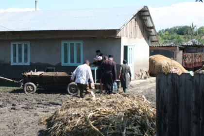 Acţiuni filantropice pentru persoanele sinitrate din judeţul Galaţi – fotografia 17