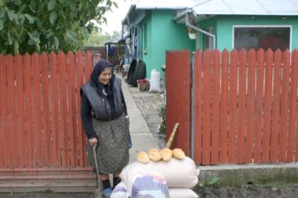 Cooperare între Biserică şi autorităţi pentru sprijinirea sinistraţilor – fotografia 8