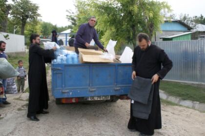 Cooperare între Biserică şi autorităţi pentru sprijinirea sinistraţilor – fotografia 19