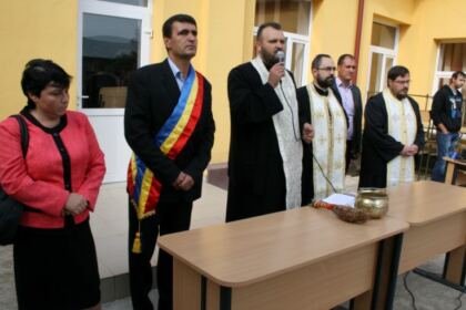 Deschiderea noului an şcolar în  parohia Costache Negri – fotografia 4
