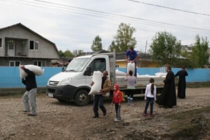 Deschiderea noului an şcolar în  parohia Costache Negri – fotografia 13