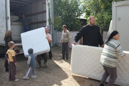 Românii din diaspora, alături de familiile sinistrate din Galaţi – fotografia 15