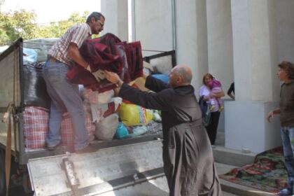 Rechizite şcolare oferite de Arhiepiscopia Dunării de Jos – fotografia 10
